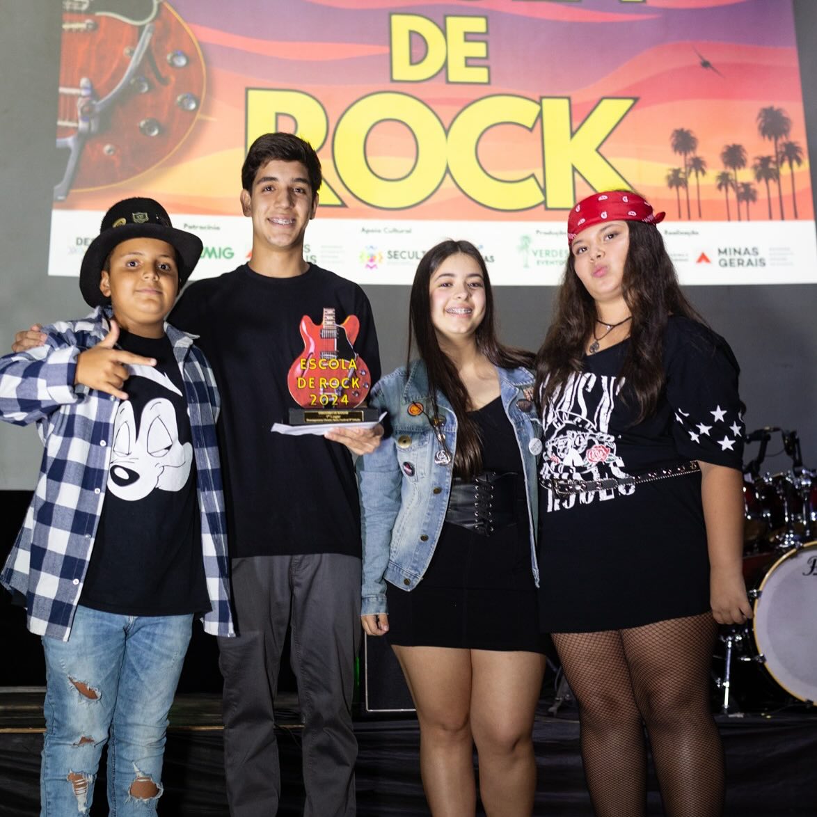 Escola de Rock Brilha em Três Pontas: Jovens Talentos Se Destacam no Concurso de Bandas